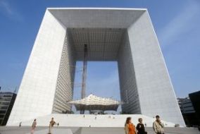 Grande Arche de la Defense (43 images)